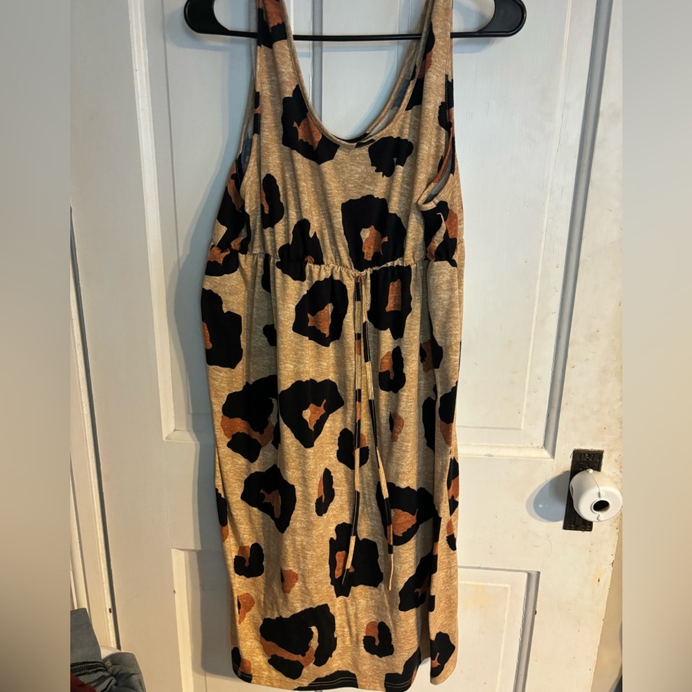 Leopard Print Sleeveless Dress shein